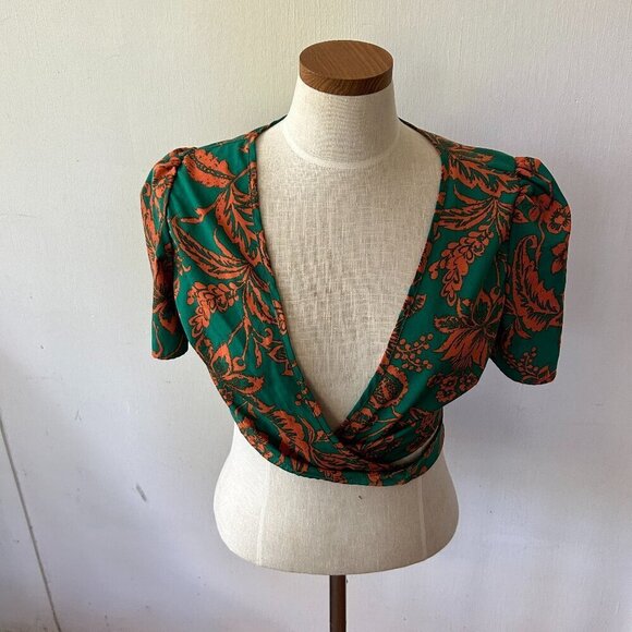 SHEIN Tops - SHEIN Wrap Top Womens Size 4 Green Floral Witchy Whimsigoth Forest Fairy